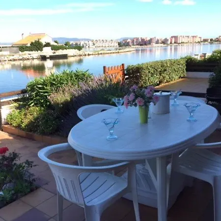 Villa T3 Avec Piscine Et Parking Pour 6 Pers A Port Barcares - Fr-1-81-256
